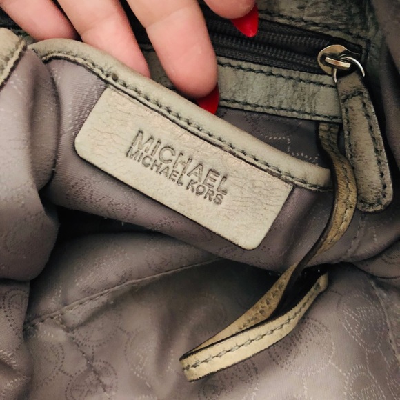 Michael Kors distressed leather hobo bag - Picture 4 of 8